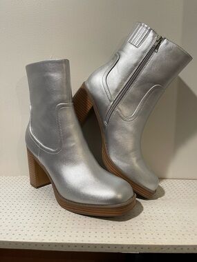 JOURNEE- Silver Platform Block Heel Ankle Boots - Women's Fashion Boots 12M